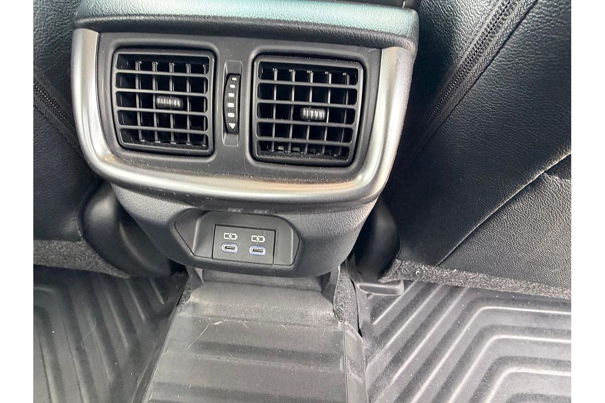 2024 Toyota Hilux SR5 48V GUN126R 4X4