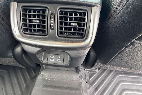 2024 Toyota Hilux SR5 48V GUN126R 4X4