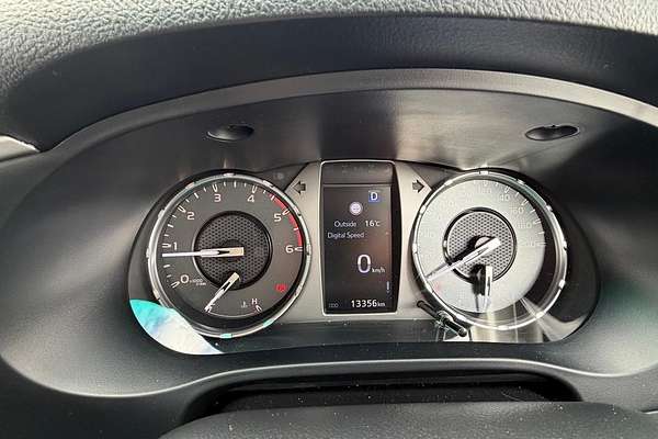 2024 Toyota Hilux SR5 48V GUN126R 4X4