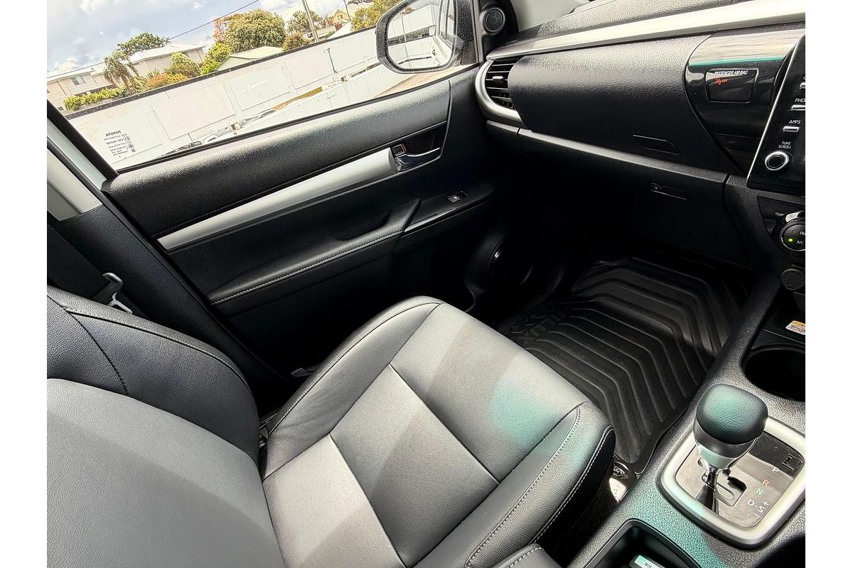 2024 Toyota Hilux SR5 48V GUN126R 4X4