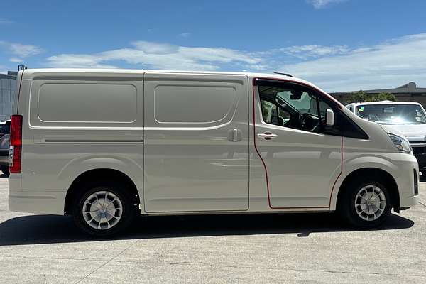 2024 Toyota Hiace GDH300R
