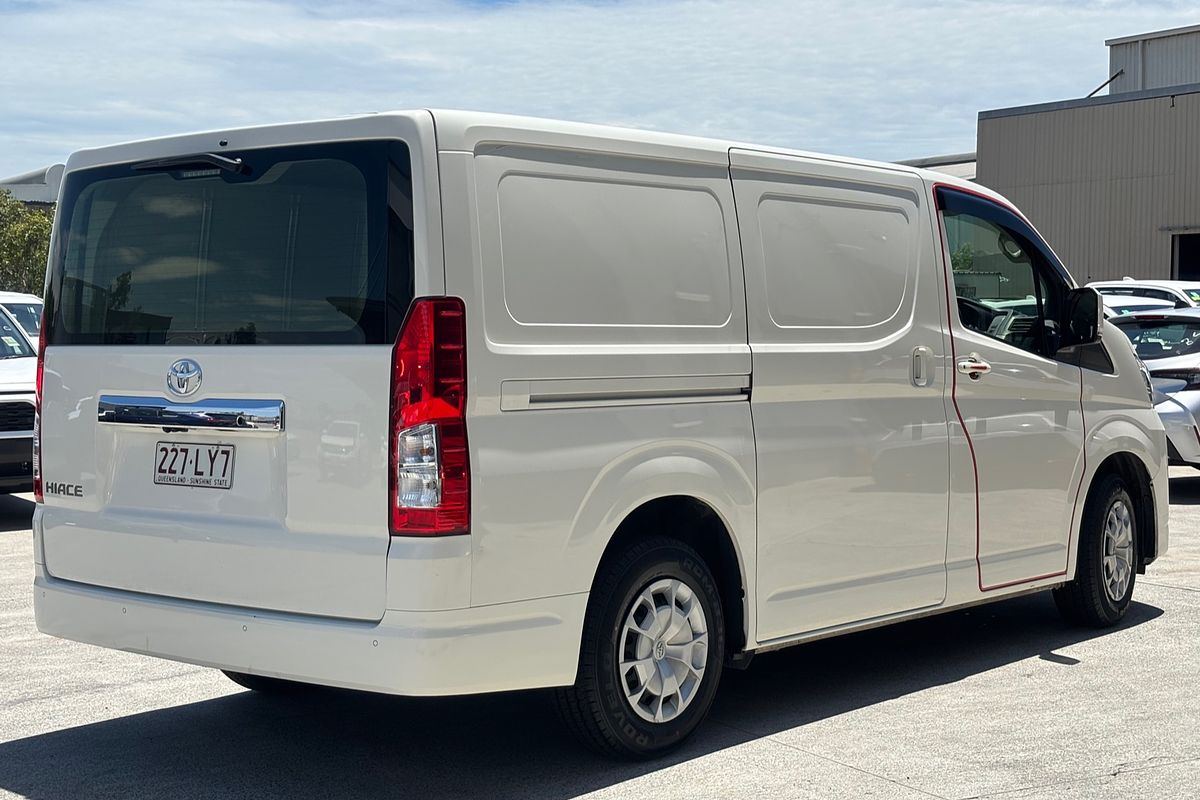 2024 Toyota Hiace GDH300R