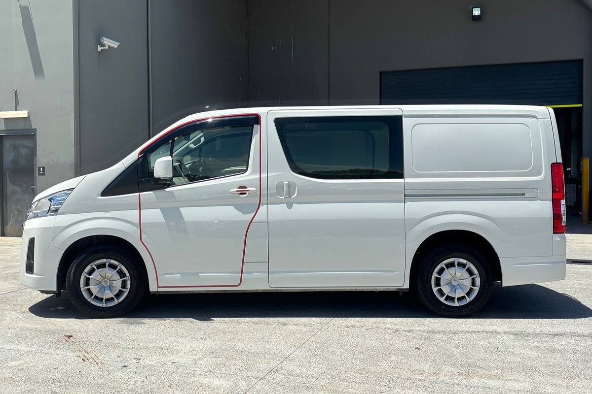 2024 Toyota Hiace GDH300R