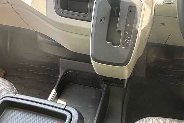 2024 Toyota Hiace GDH300R