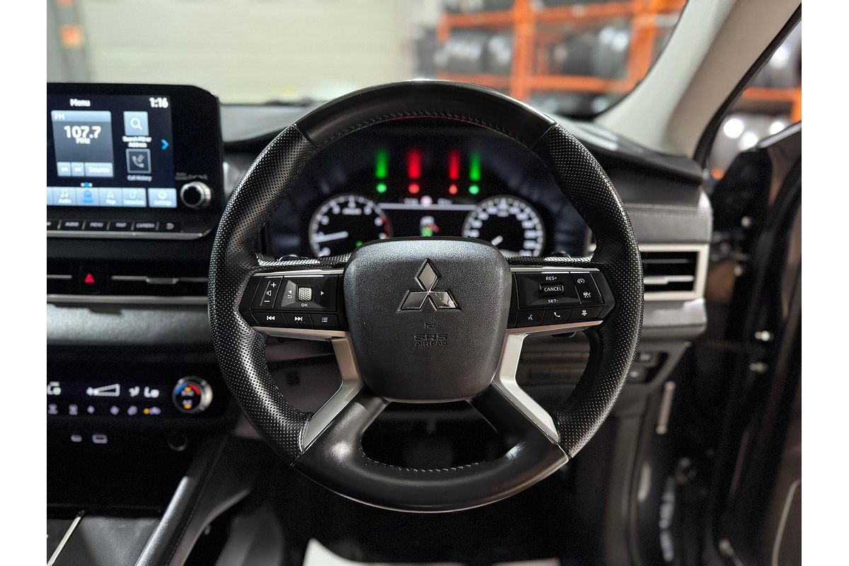 2024 Mitsubishi Outlander LS ZM