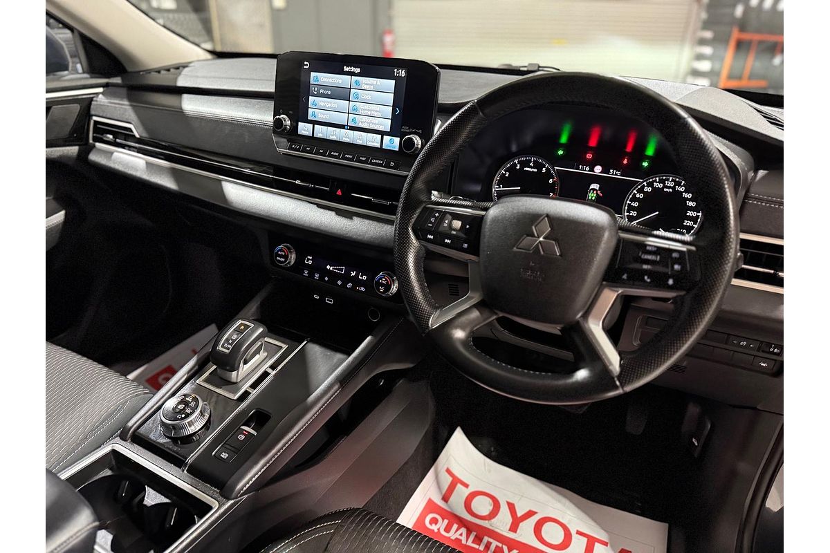 2024 Mitsubishi Outlander LS ZM