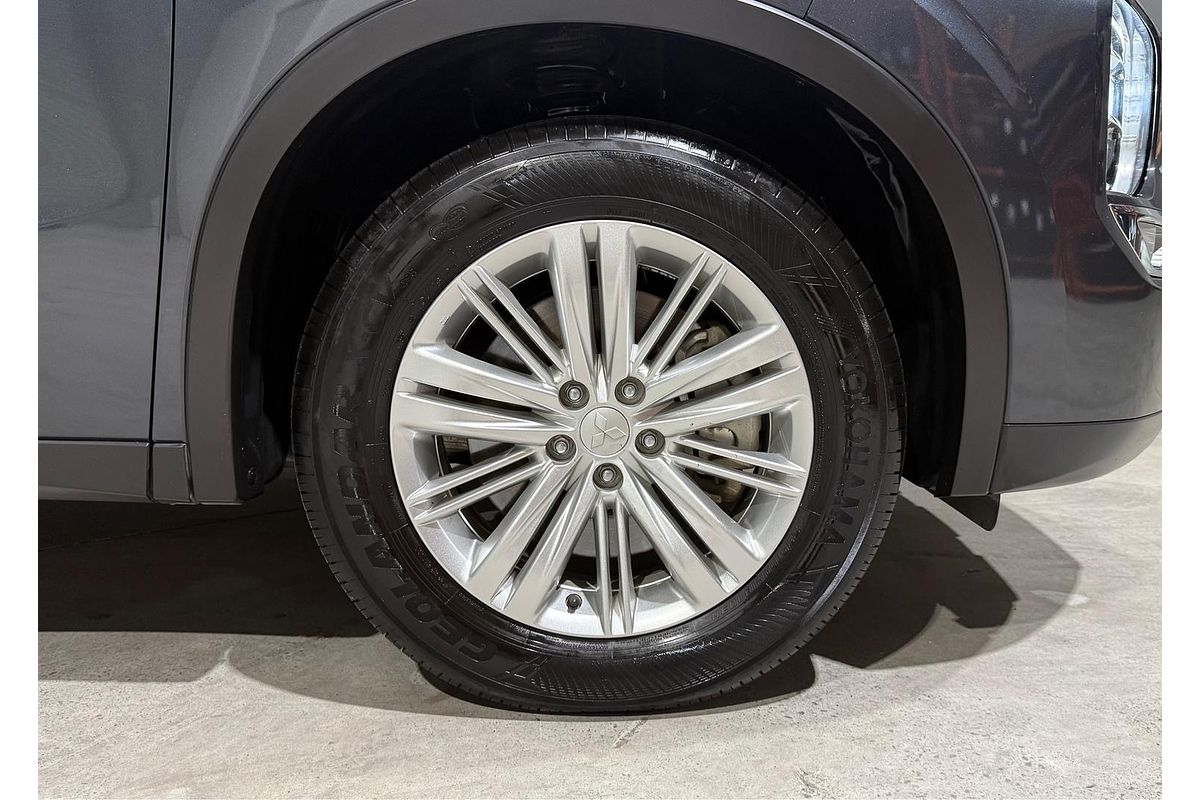 2024 Mitsubishi Outlander LS ZM