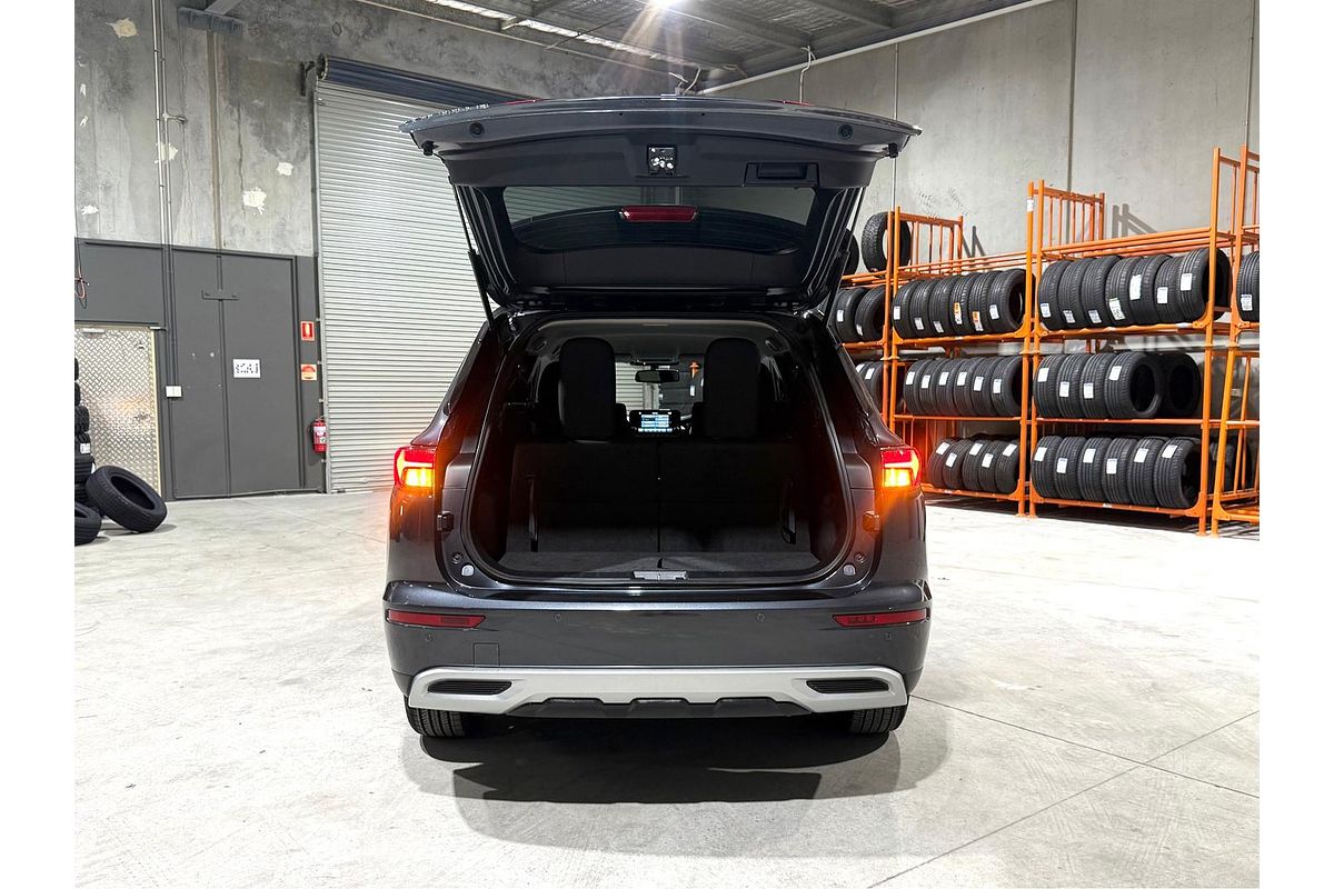 2024 Mitsubishi Outlander LS ZM