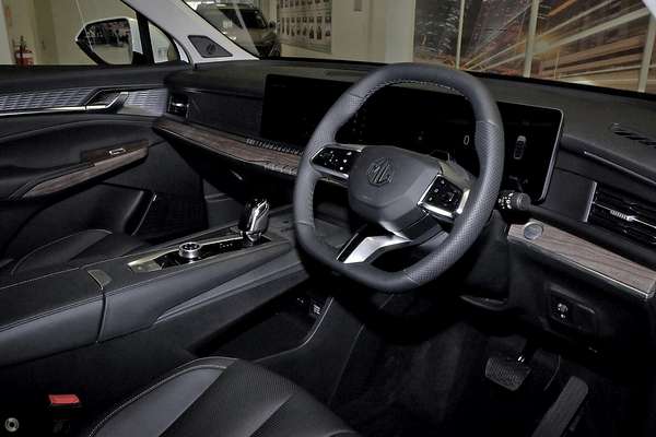 2025 MG QS Essence IS31