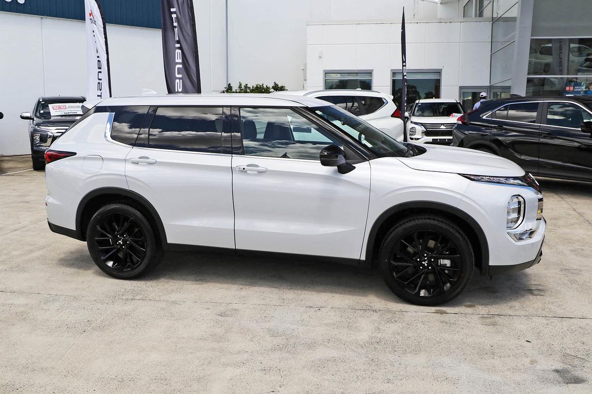 2024 Mitsubishi Outlander LS ZM