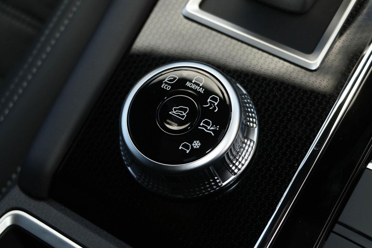 2024 Mitsubishi Outlander LS ZM