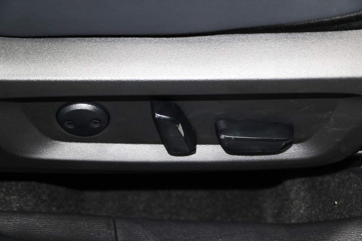 2024 Mitsubishi Outlander LS ZM