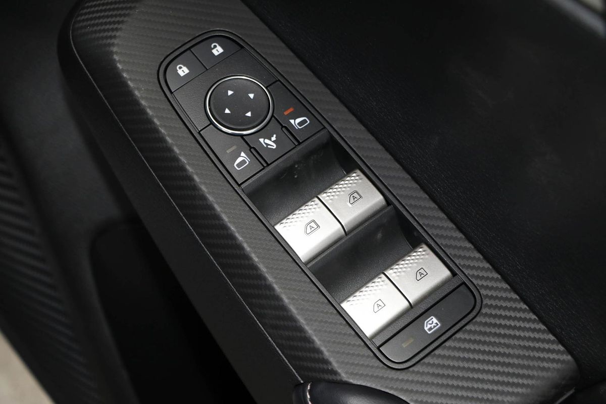 2024 Mitsubishi Outlander LS ZM