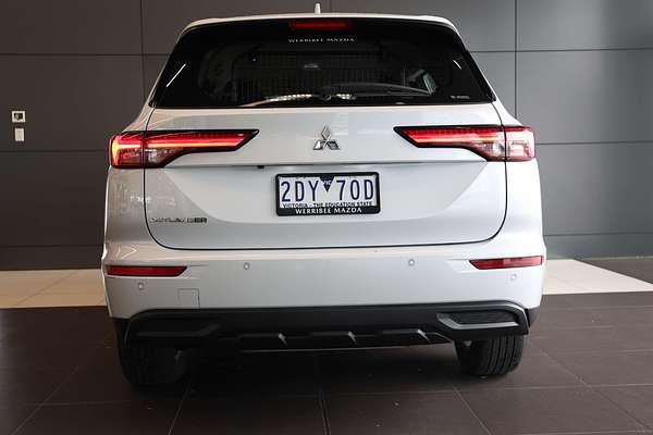 2022 Mitsubishi Outlander ES ZM