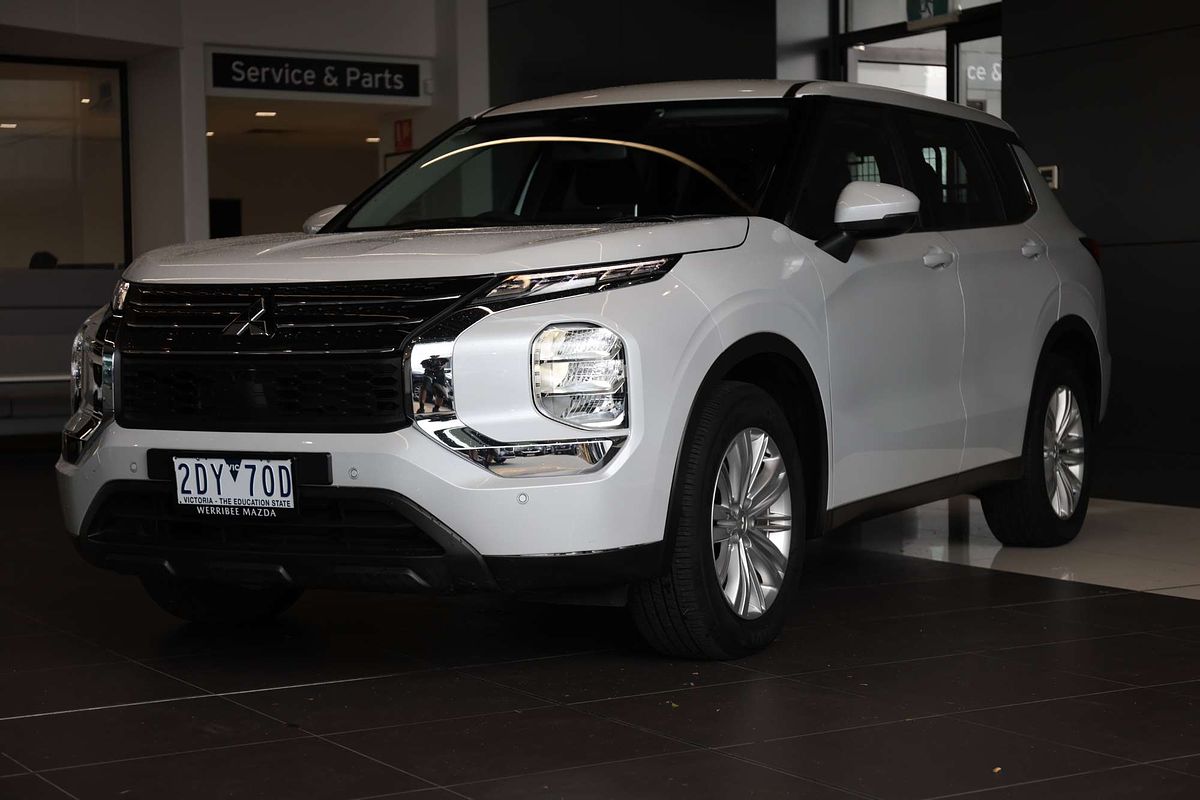 2022 Mitsubishi Outlander ES ZM