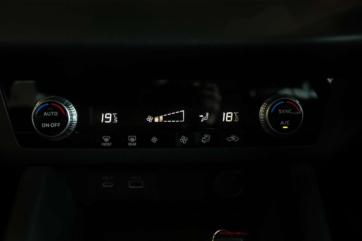 2022 Mitsubishi Outlander ES ZM