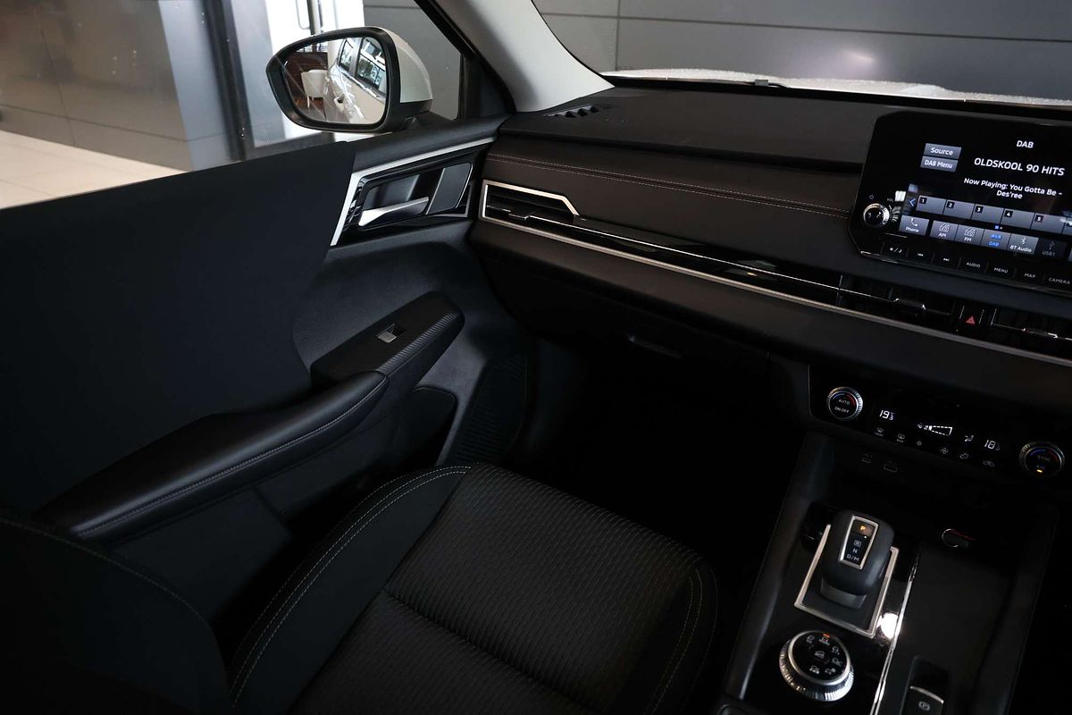 2022 Mitsubishi Outlander ES ZM