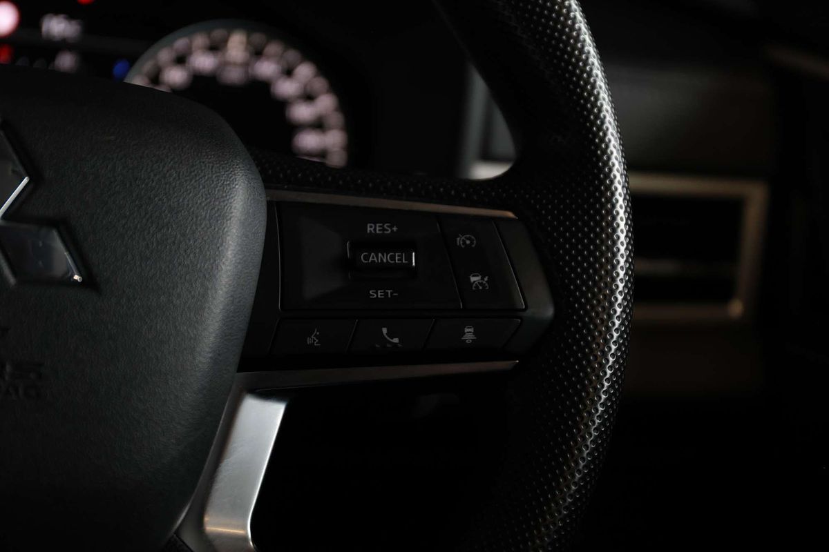 2022 Mitsubishi Outlander ES ZM