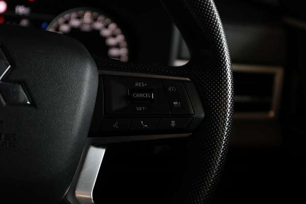 2022 Mitsubishi Outlander ES ZM