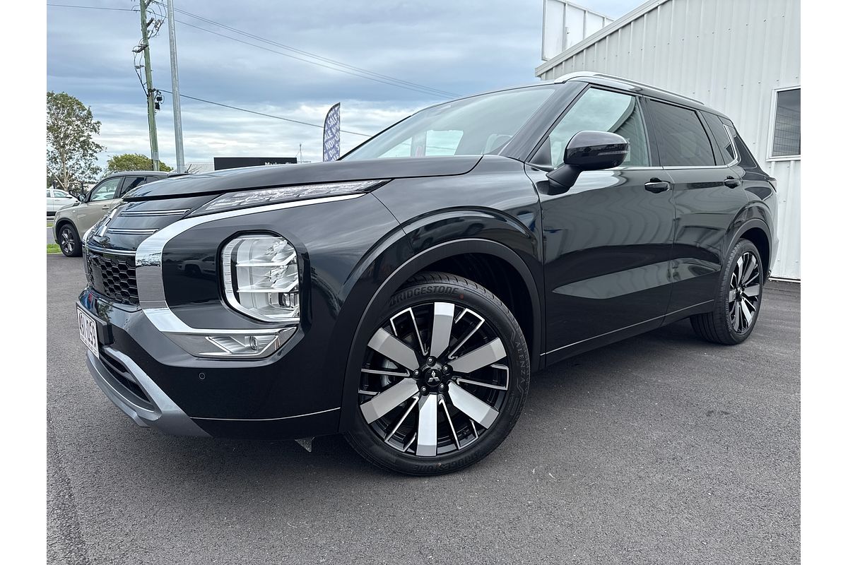 2025 Mitsubishi Outlander Exceed ZM