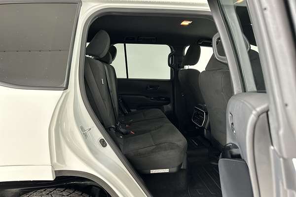 2023 Toyota Landcruiser GXL FJA300R