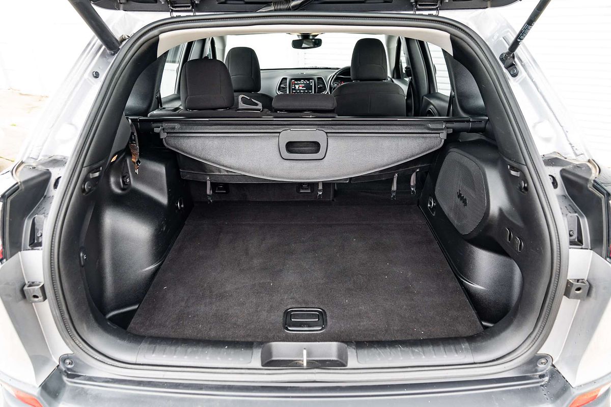 2019 Jeep Cherokee Night Eagle KL