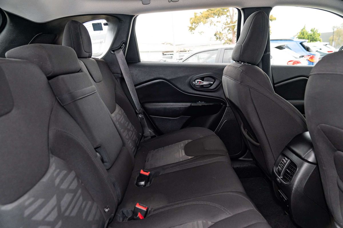 2019 Jeep Cherokee Night Eagle KL