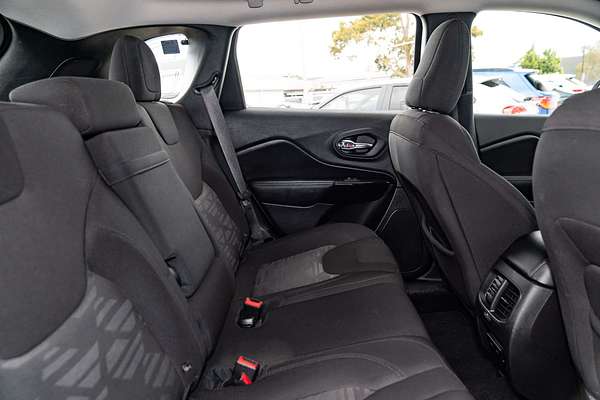 2019 Jeep Cherokee Night Eagle KL