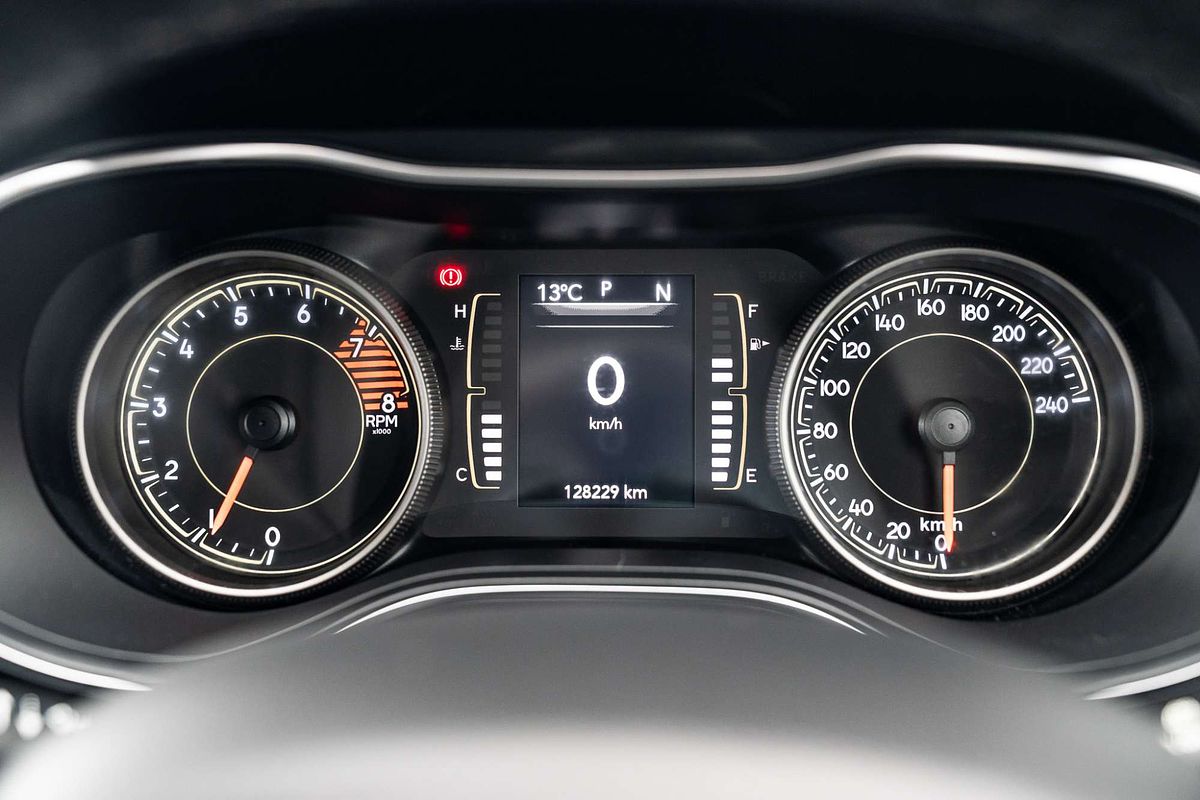 2019 Jeep Cherokee Night Eagle KL