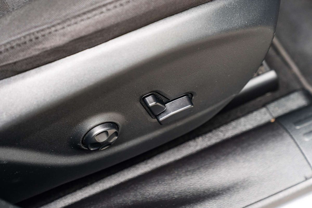 2019 Jeep Cherokee Night Eagle KL