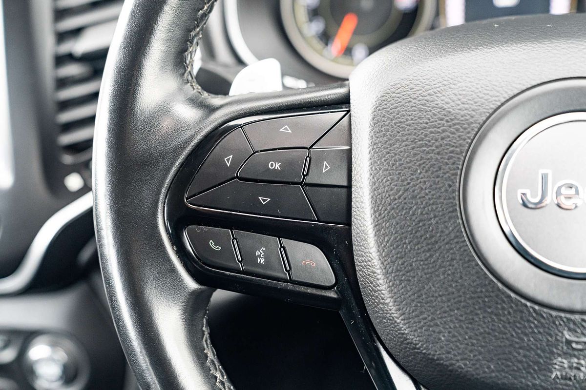 2019 Jeep Cherokee Night Eagle KL