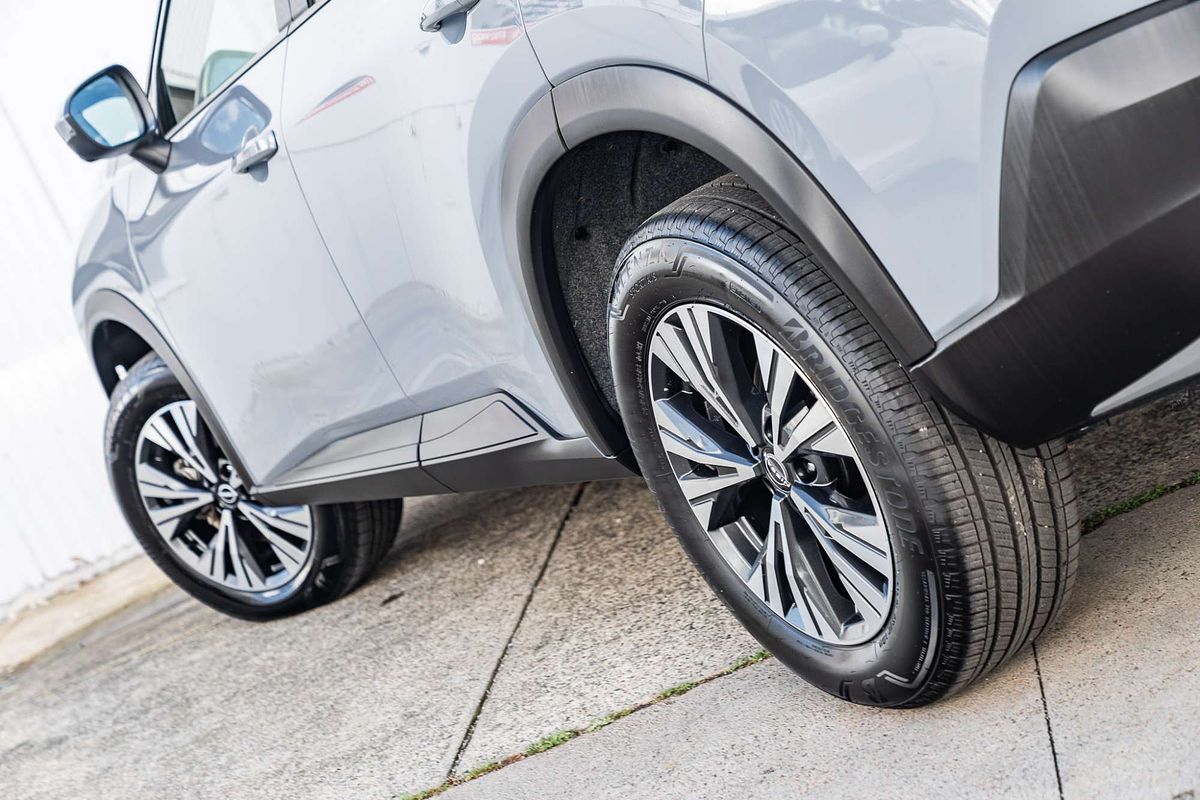 2025 Nissan X-TRAIL ST-L T33