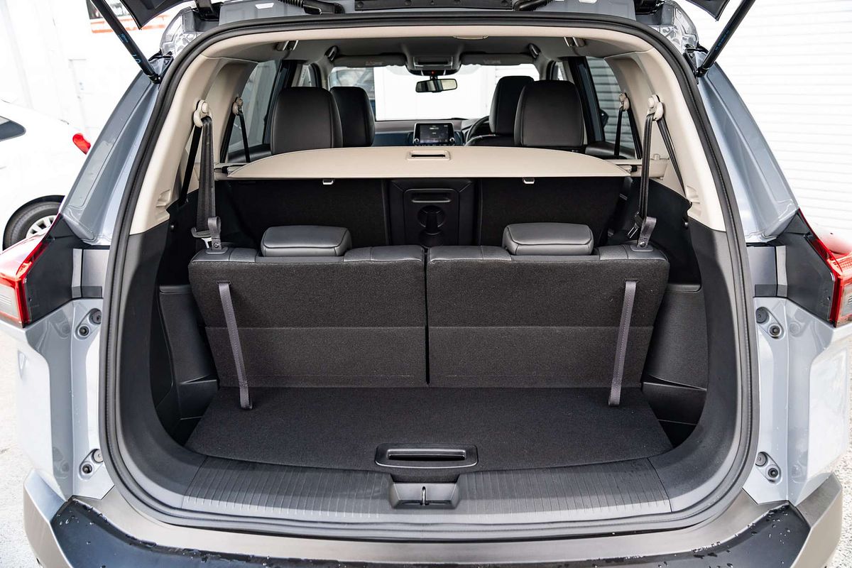 2025 Nissan X-TRAIL ST-L T33