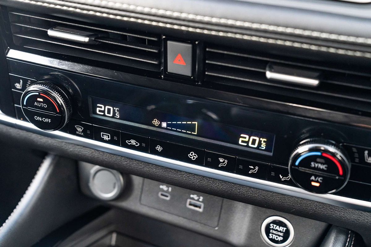 2025 Nissan X-TRAIL ST-L T33