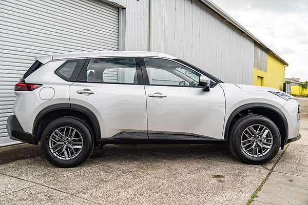 2025 Nissan X-TRAIL ST T33