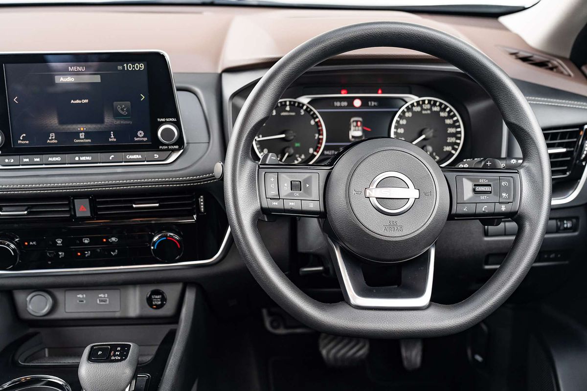 2025 Nissan X-TRAIL ST T33