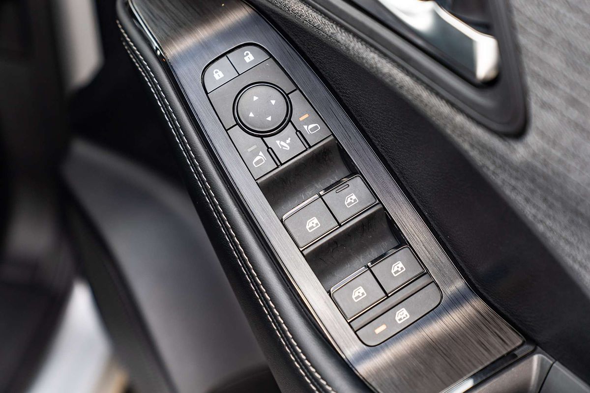 2025 Nissan X-TRAIL ST T33