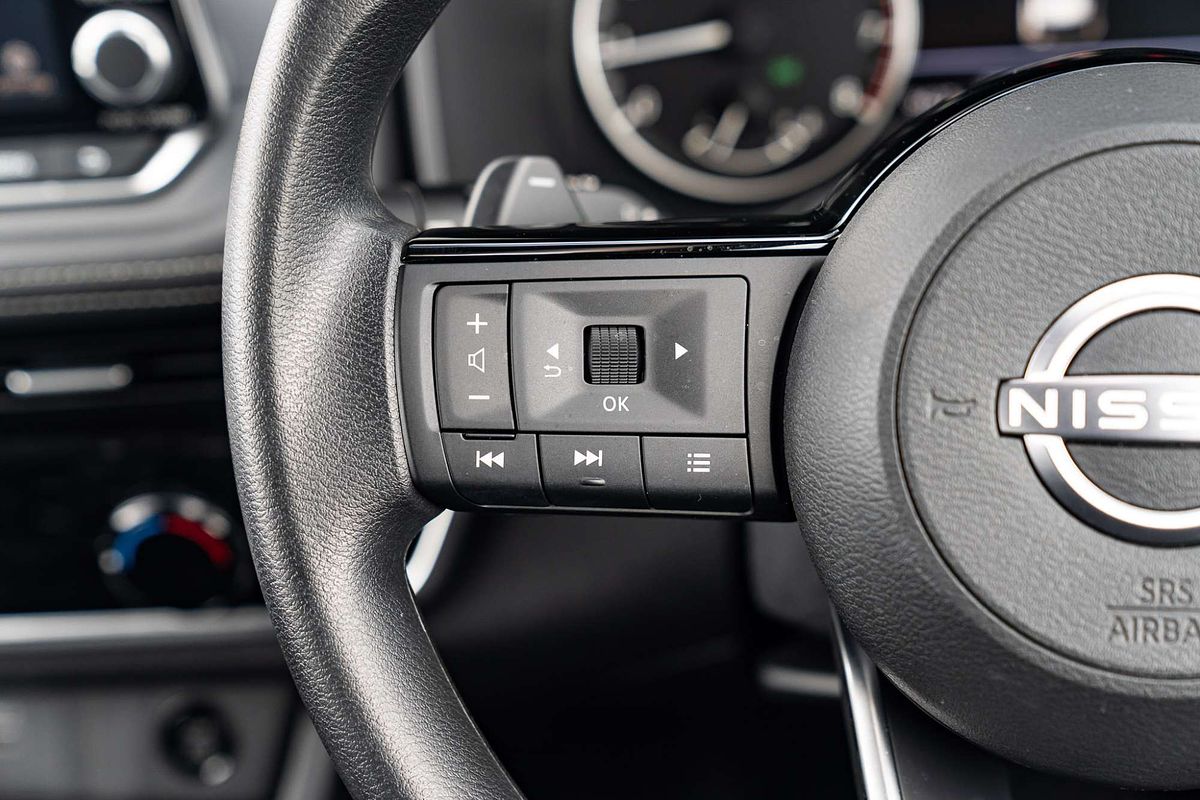 2025 Nissan X-TRAIL ST T33