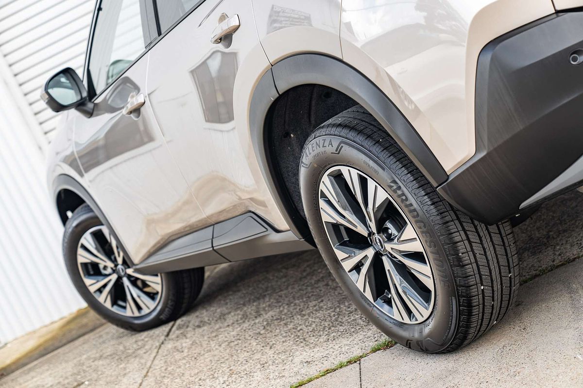 2024 Nissan X-TRAIL ST-L T33