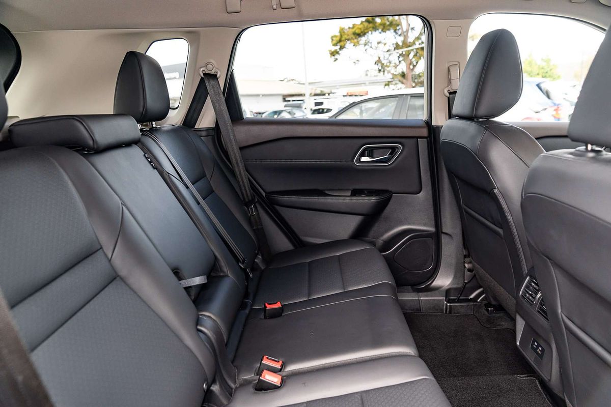 2024 Nissan X-TRAIL ST-L T33