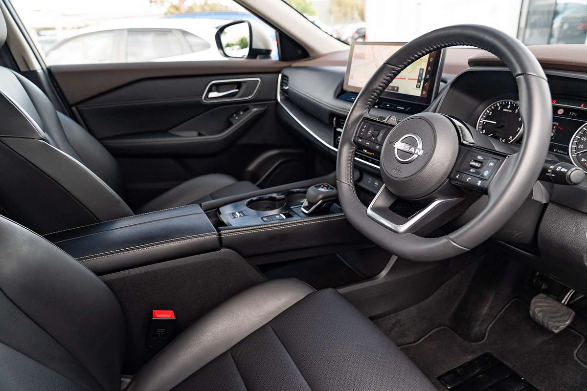 2024 Nissan X-TRAIL ST-L T33