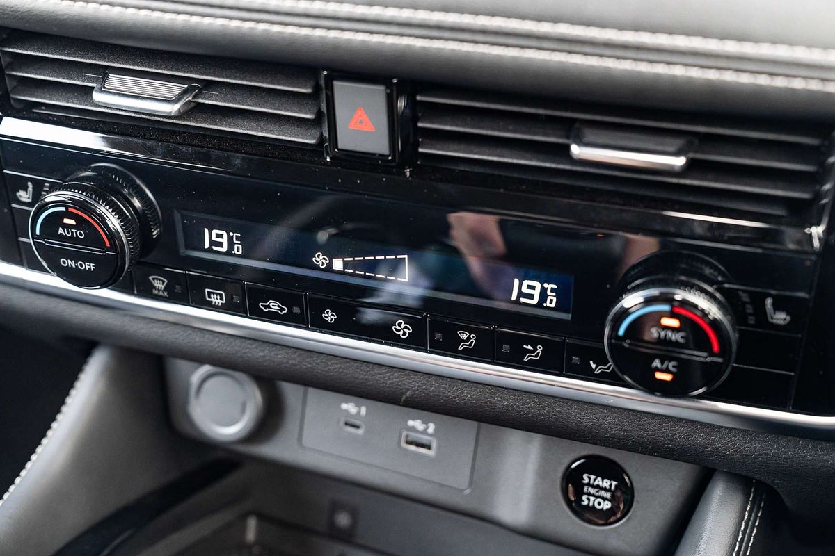 2024 Nissan X-TRAIL ST-L T33