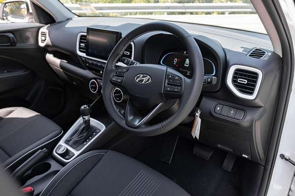 2025 Hyundai Venue Active QX.V5
