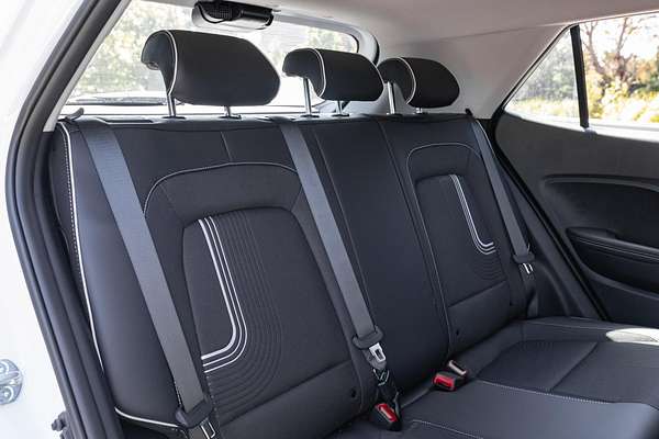 2025 Hyundai Venue Active QX.V5