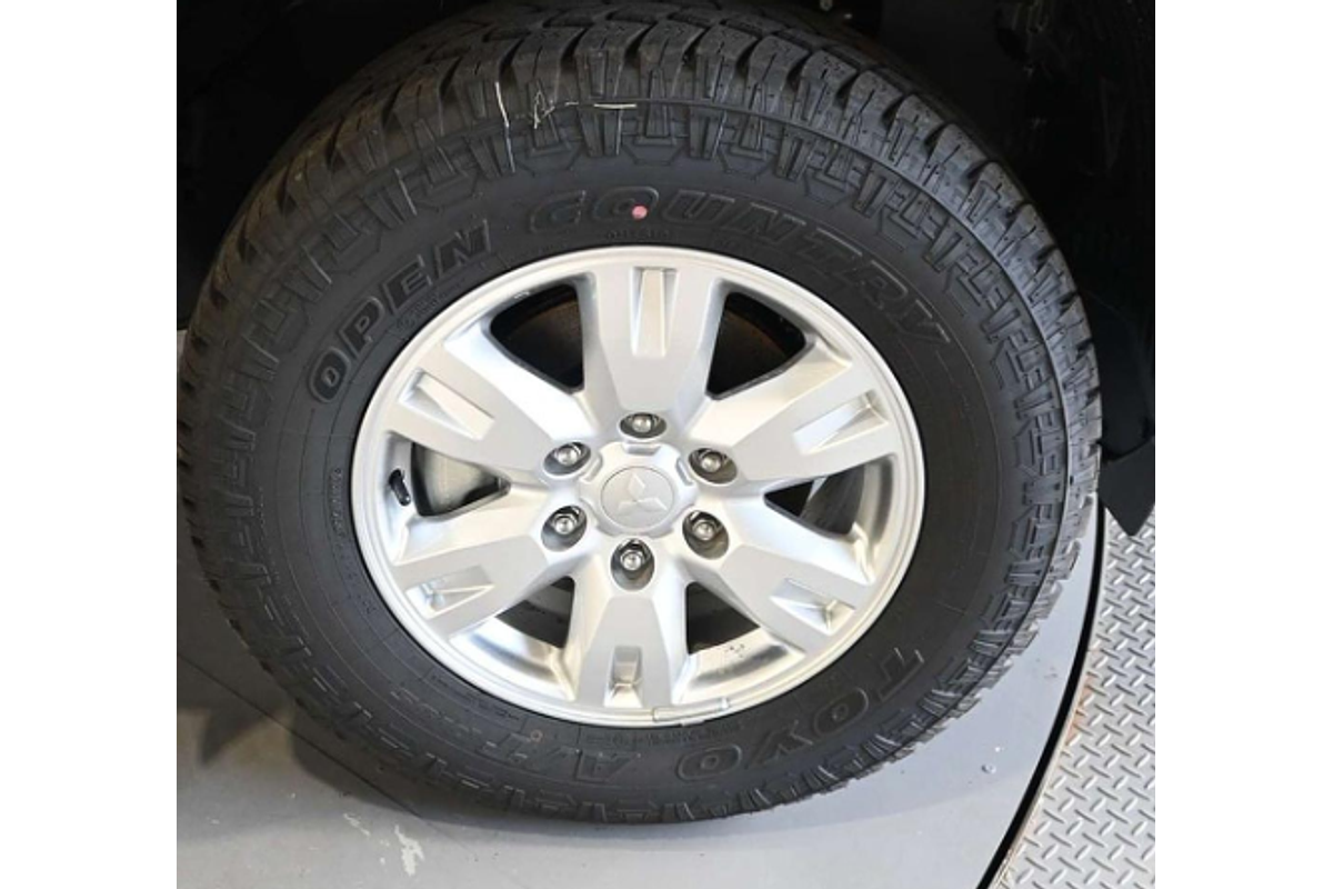 2025 Mitsubishi Triton GLX+ MV 4X4