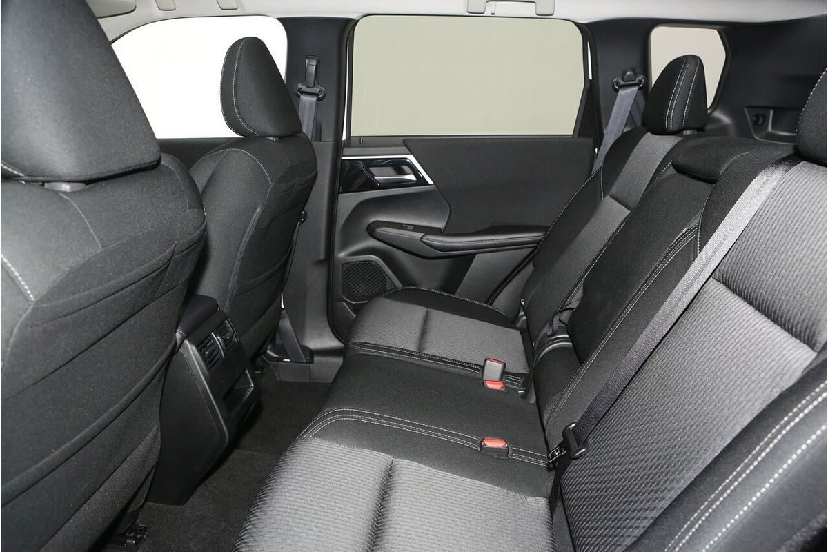 2024 Mitsubishi Outlander LS ZM