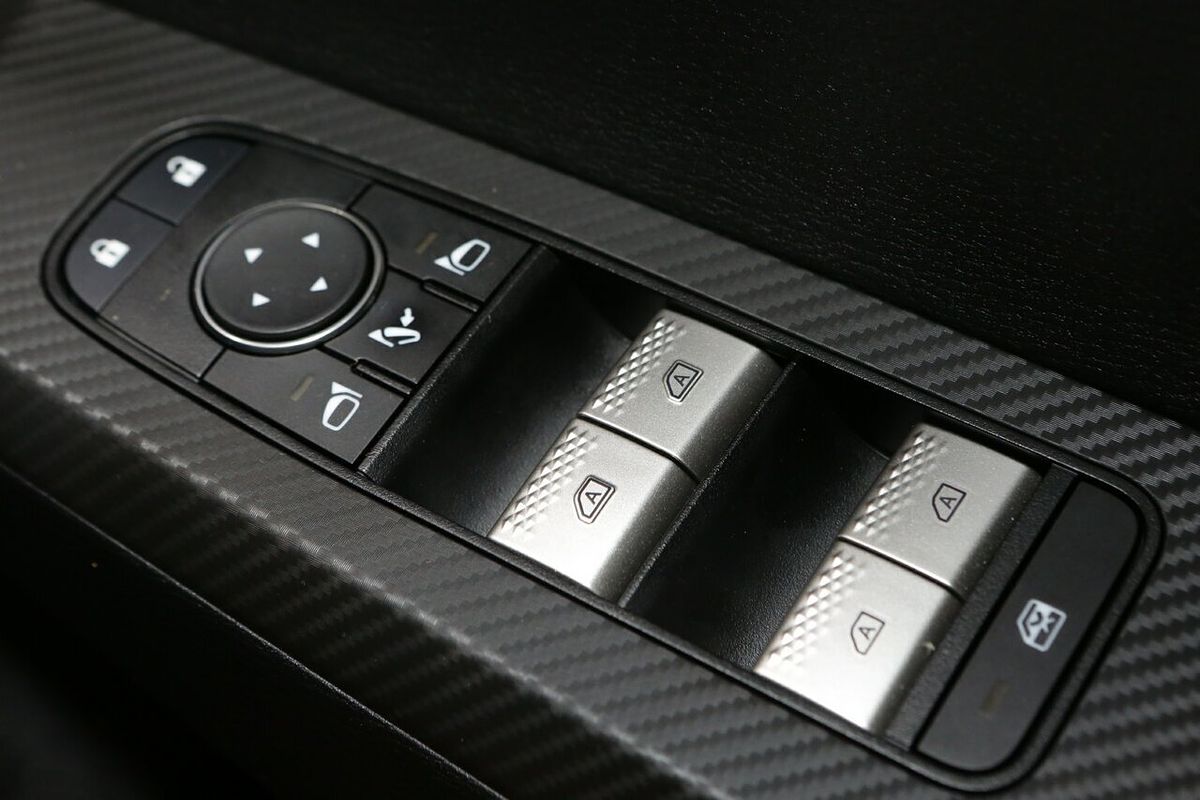 2024 Mitsubishi Outlander LS ZM