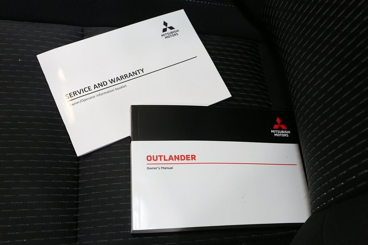 2024 Mitsubishi Outlander LS ZM