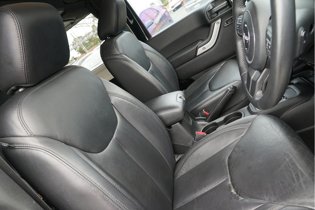 2017 Jeep Wrangler Overland JK