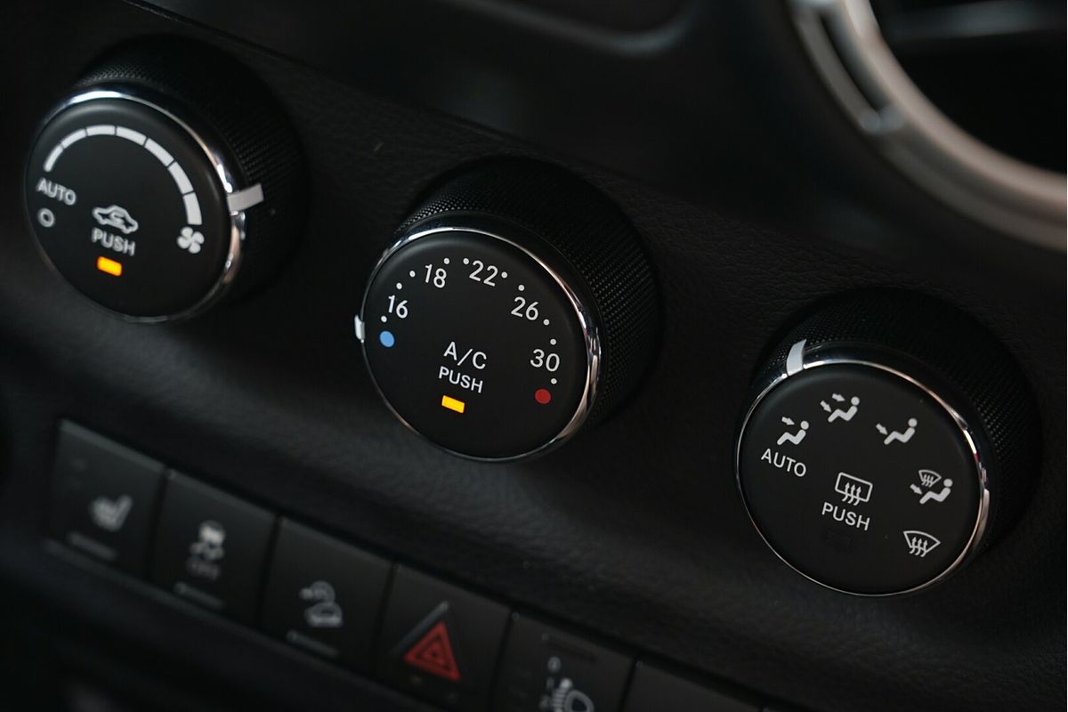 2017 Jeep Wrangler Overland JK